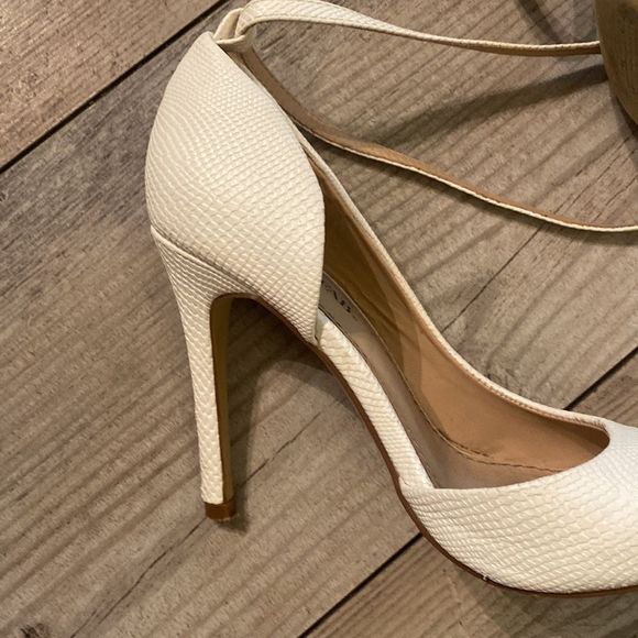 JUST FAB Size 7 Stilettos Faux Snakeskin - Picture 2 of 7